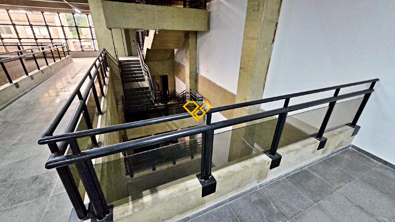 Prédio Comercial à venda no Centro: 