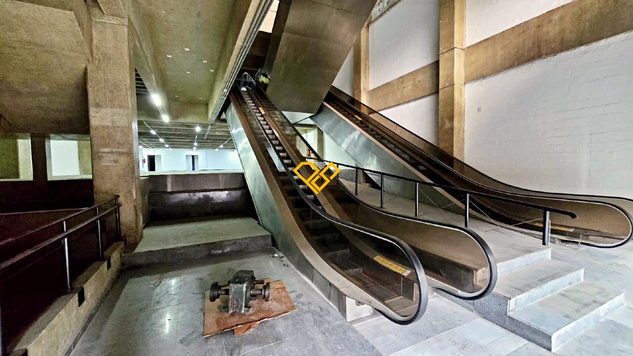 Prédio Comercial à venda no Centro: 