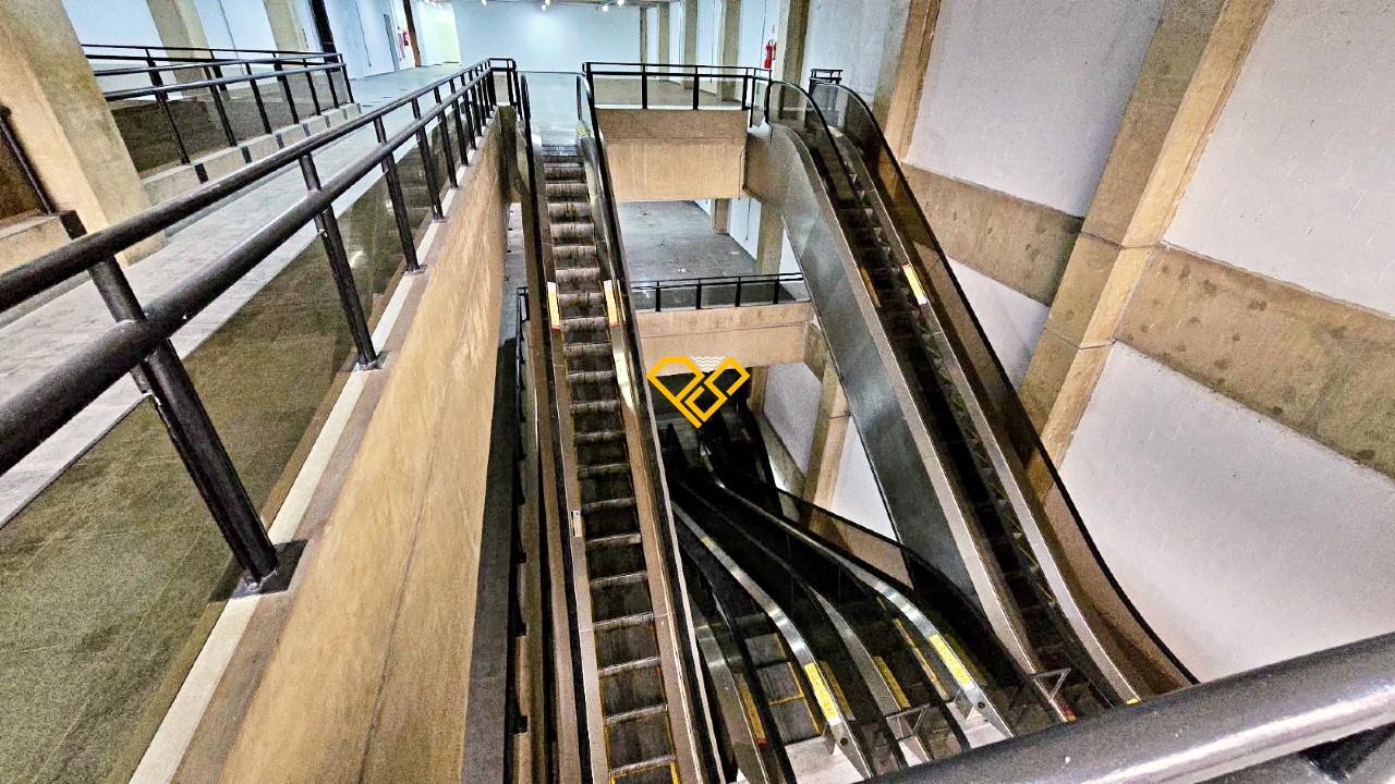 Prédio Comercial à venda no Centro: 