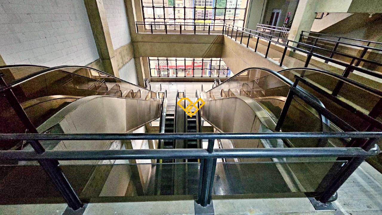 Prédio Comercial à venda no Centro: 