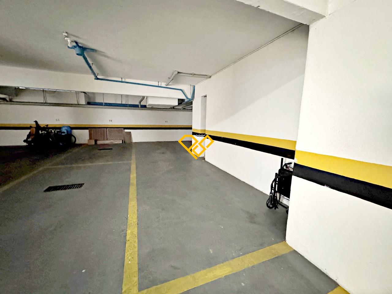 Apartamento à venda no Ponta da Praia: Garagem