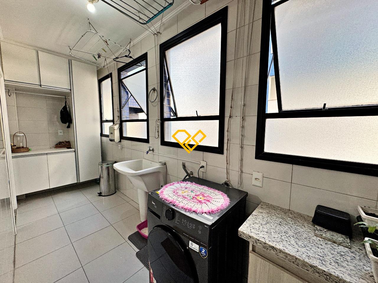 Apartamento à venda no Ponta da Praia: Área de serviço