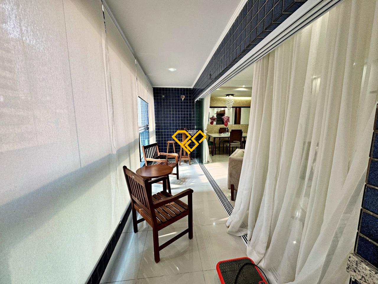 Apartamento à venda no Ponta da Praia: Varanda