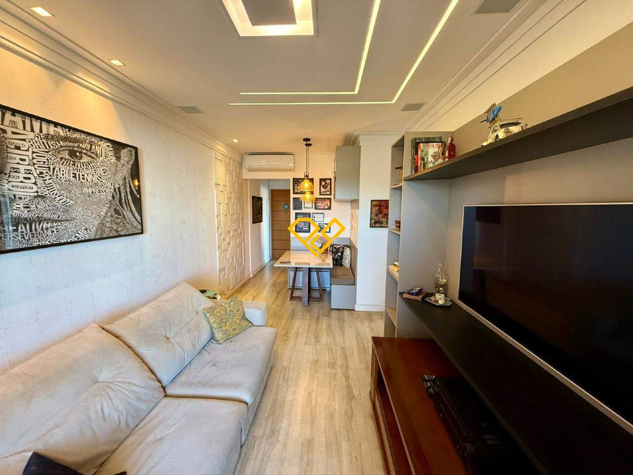 Apartamento à venda no Ponta da Praia: Sala
