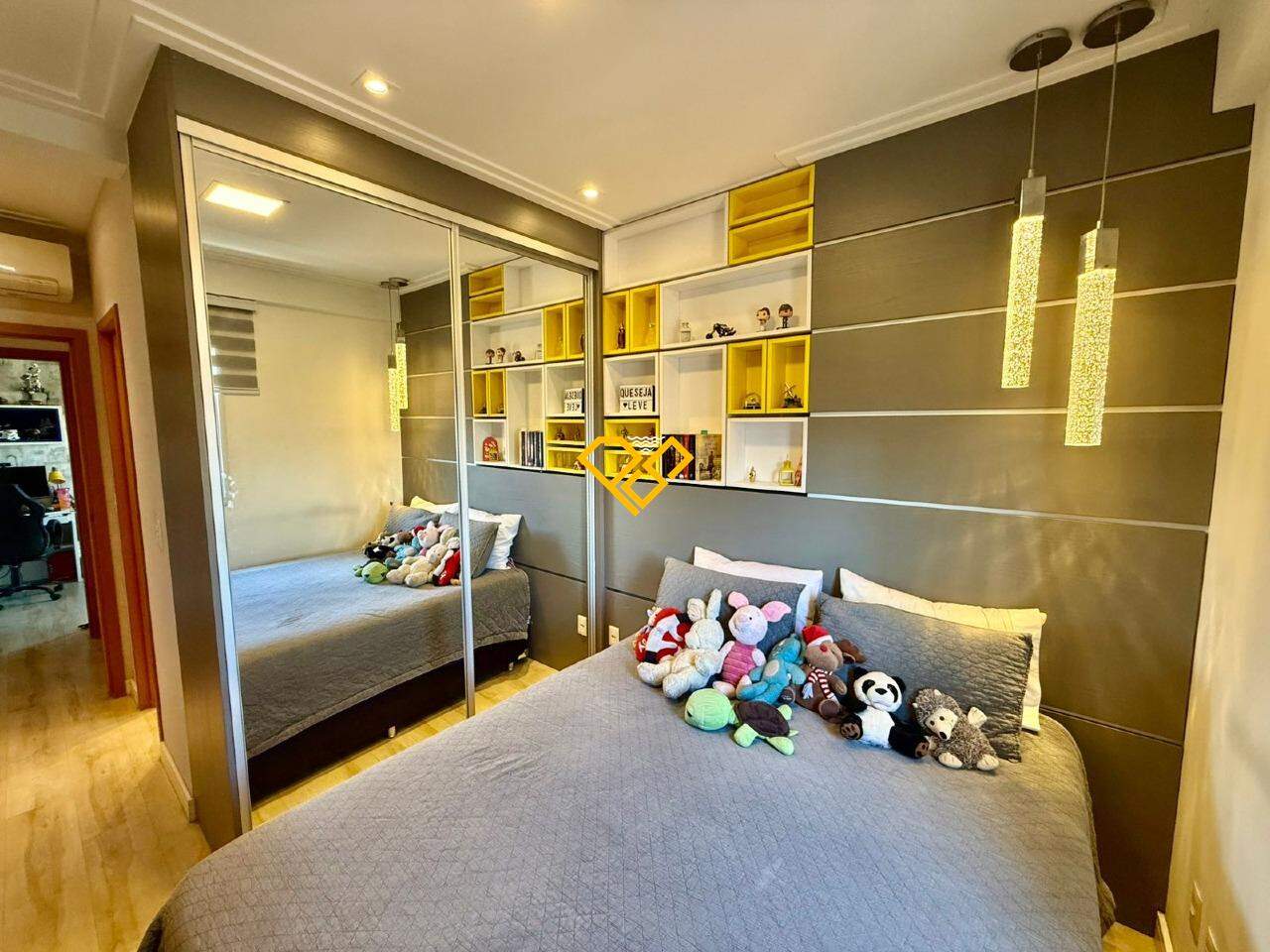 Apartamento à venda no Ponta da Praia: Suíte 1