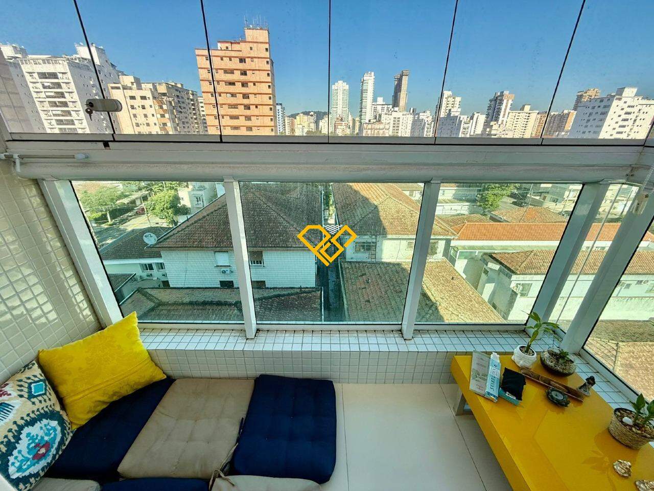 Apartamento à venda no Ponta da Praia: Varanda