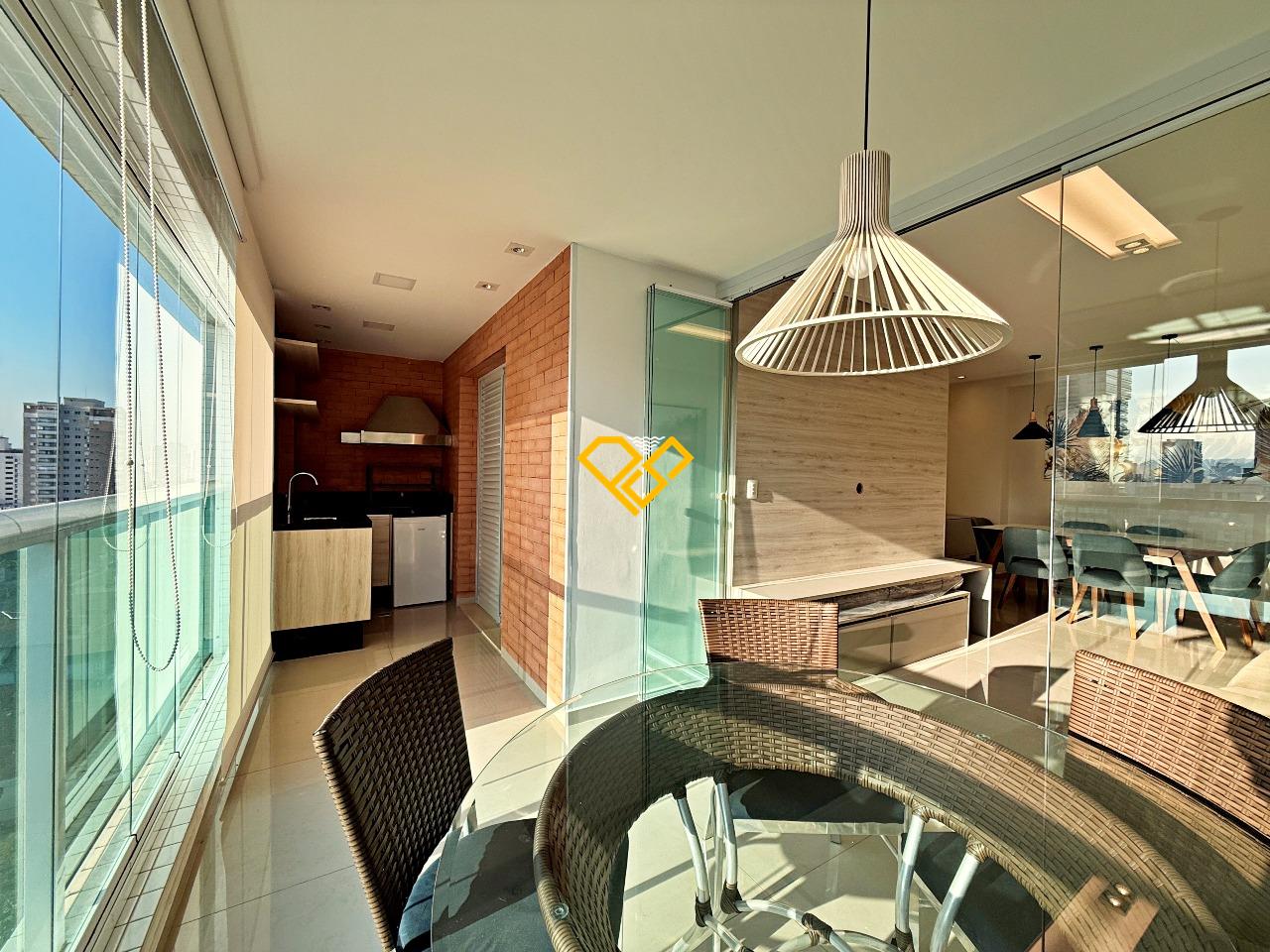 Apartamento à venda no Embaré: Varanda com churrasqueira