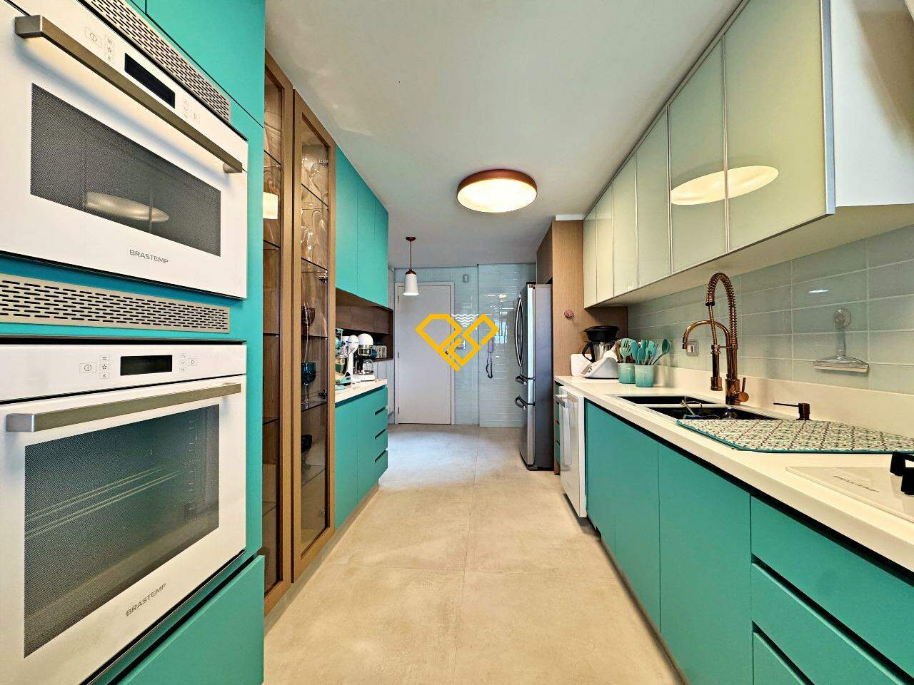 Apartamento à venda no Ponta da Praia: Cozinha