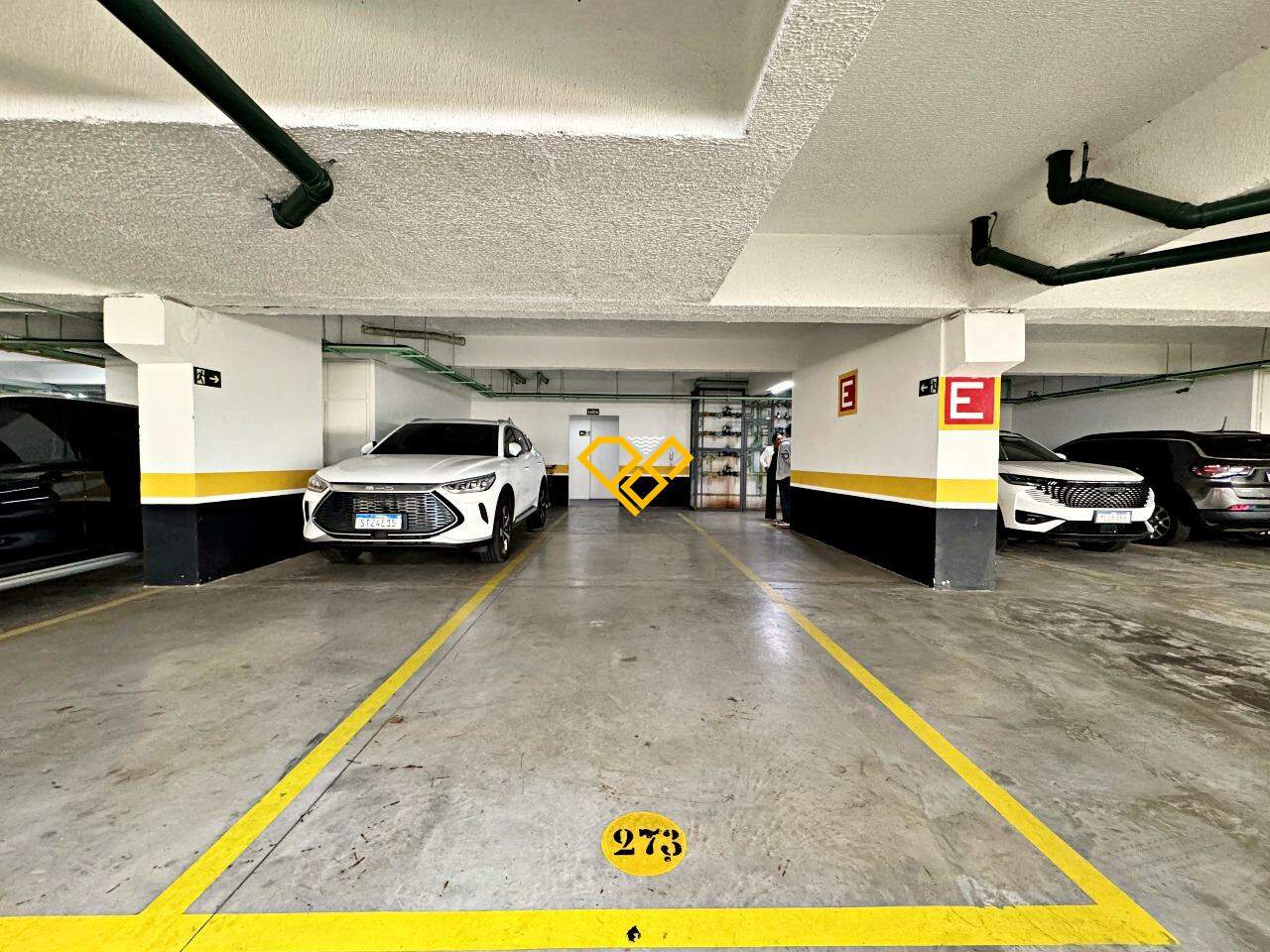 Apartamento à venda no Ponta da Praia: Garagem