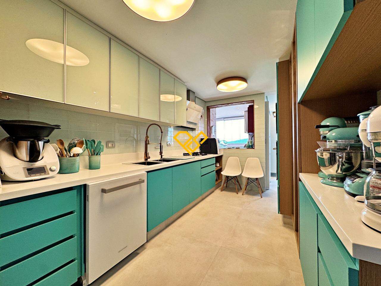 Apartamento à venda no Ponta da Praia: Cozinha