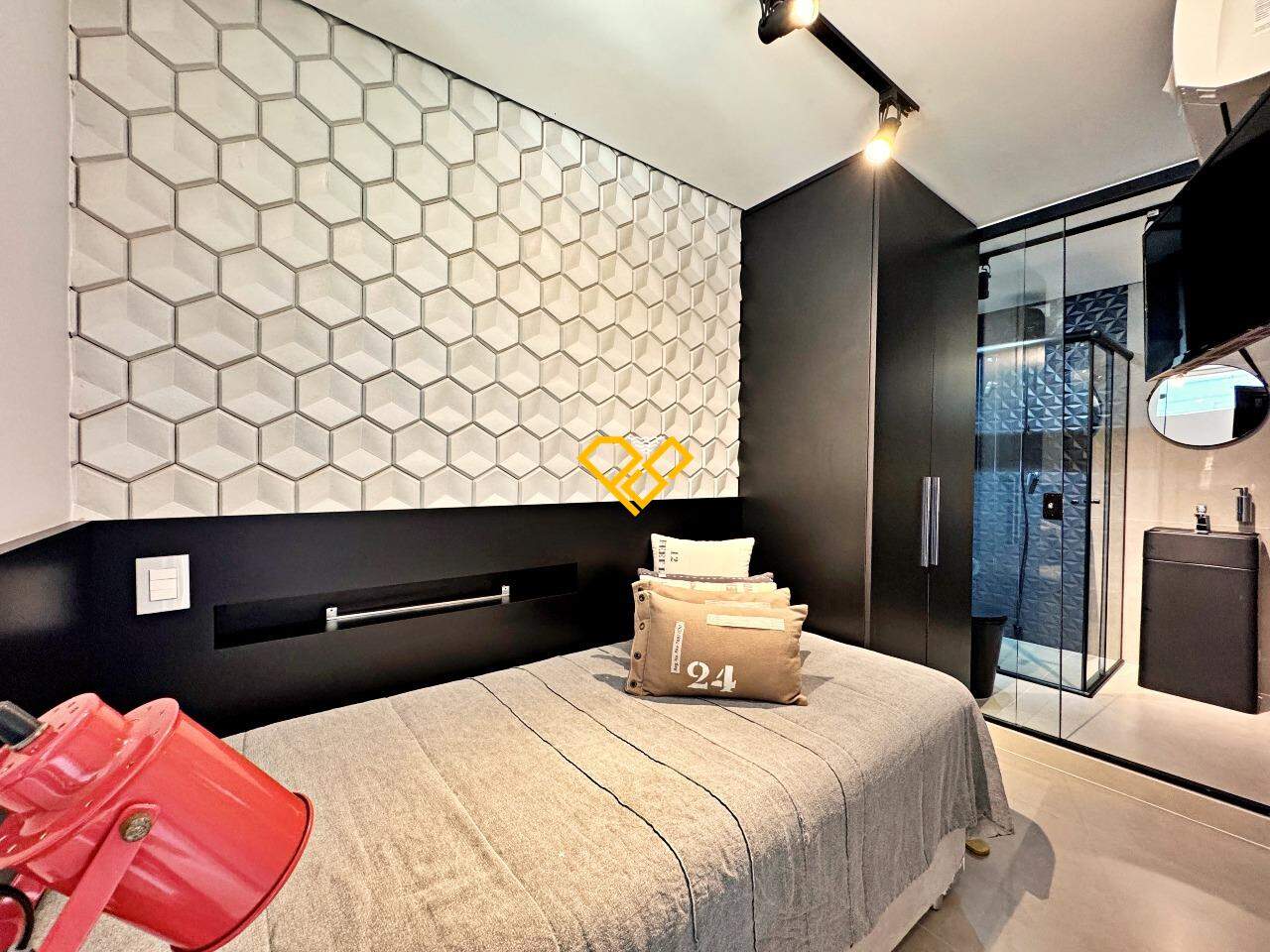 Apartamento à venda no Ponta da Praia: Dependência