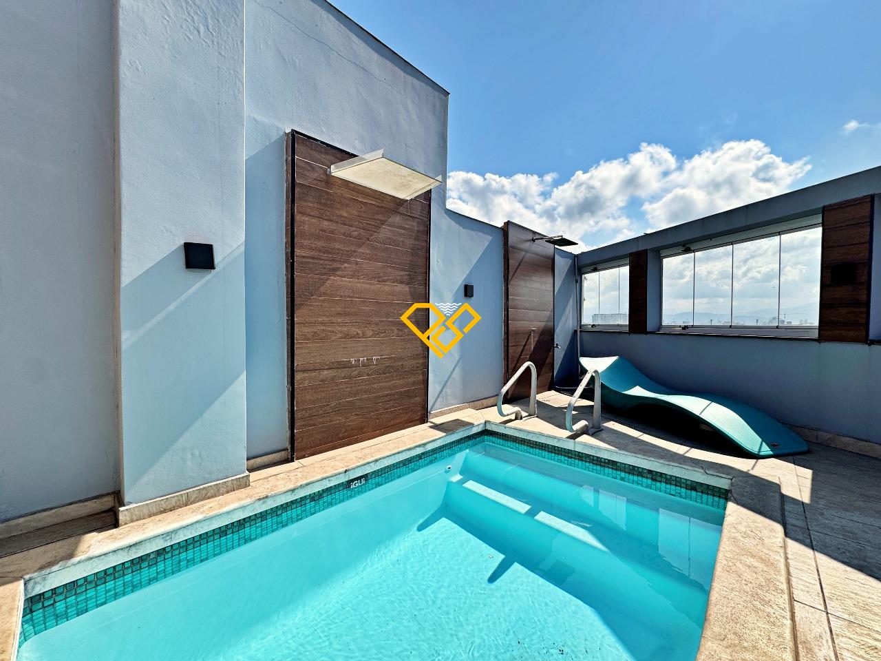 Cobertura à venda no Macuco: Piscina