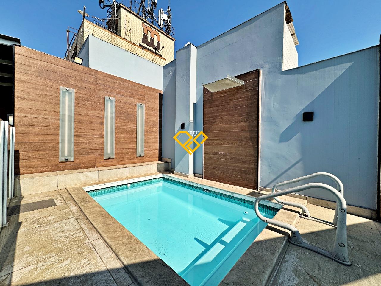 Cobertura à venda no Macuco: Piscina