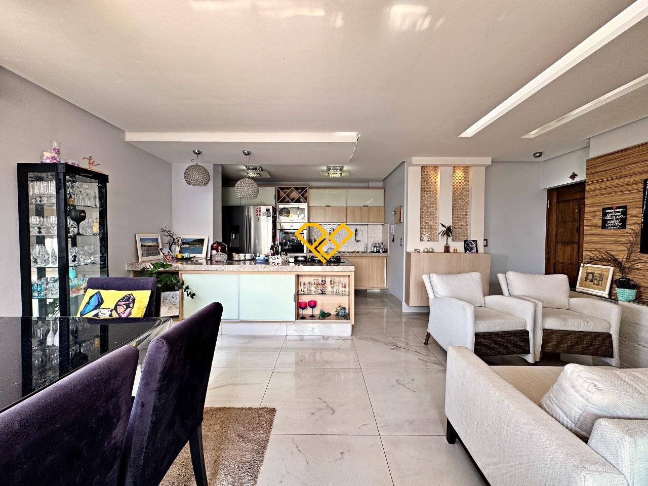 Cobertura à venda no Macuco: Sala