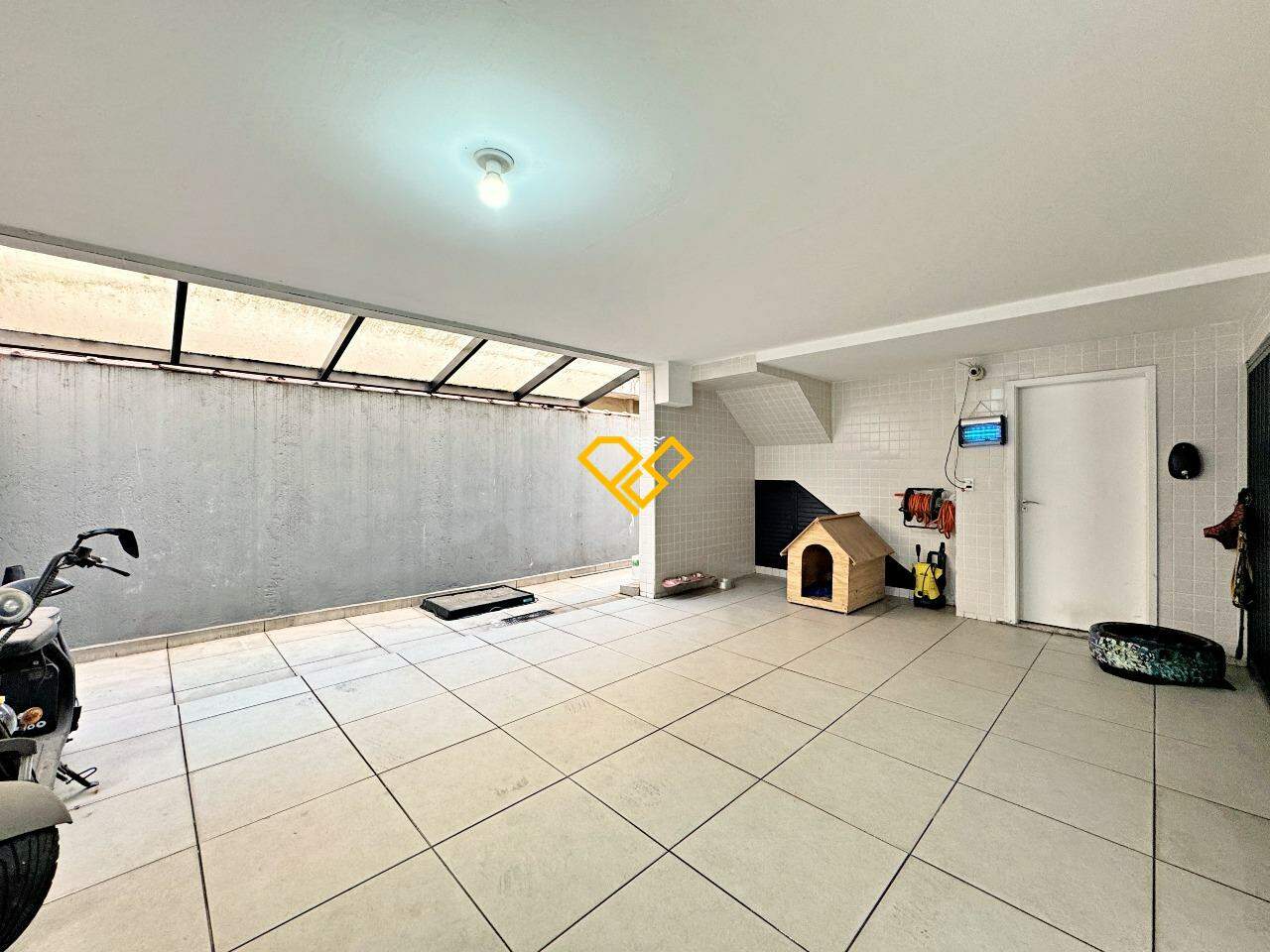 Casa à venda no Ponta da Praia: Garagem