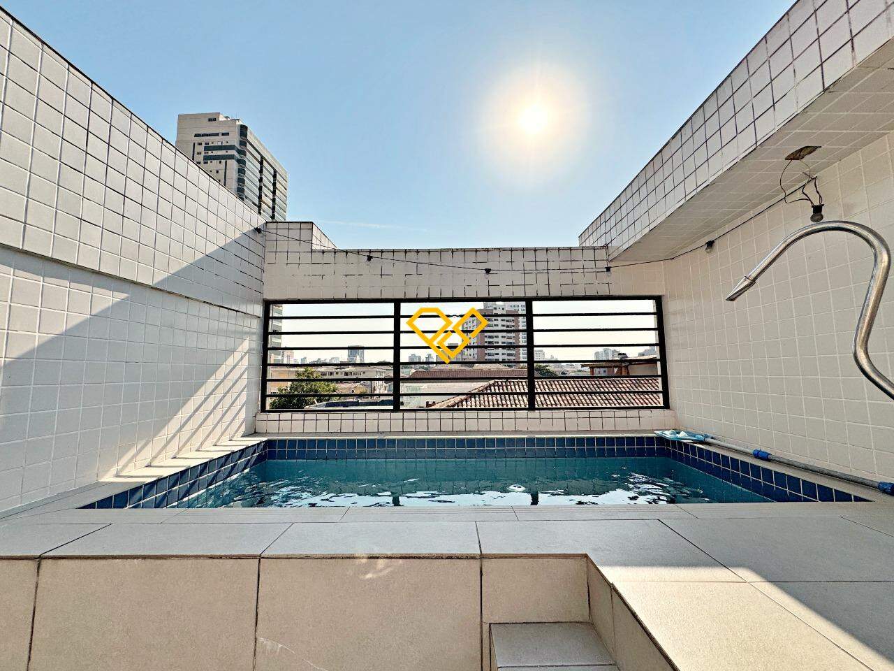 Casa à venda no Ponta da Praia: Piscina