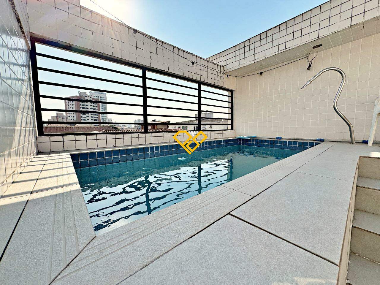 Casa à venda no Ponta da Praia: Piscina