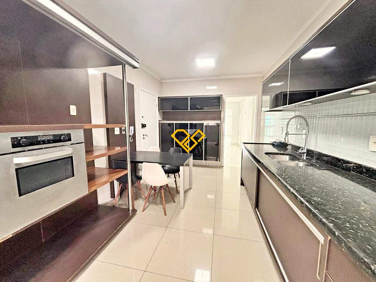 Apartamento para aluguel no Ponta da Praia: Cozinha