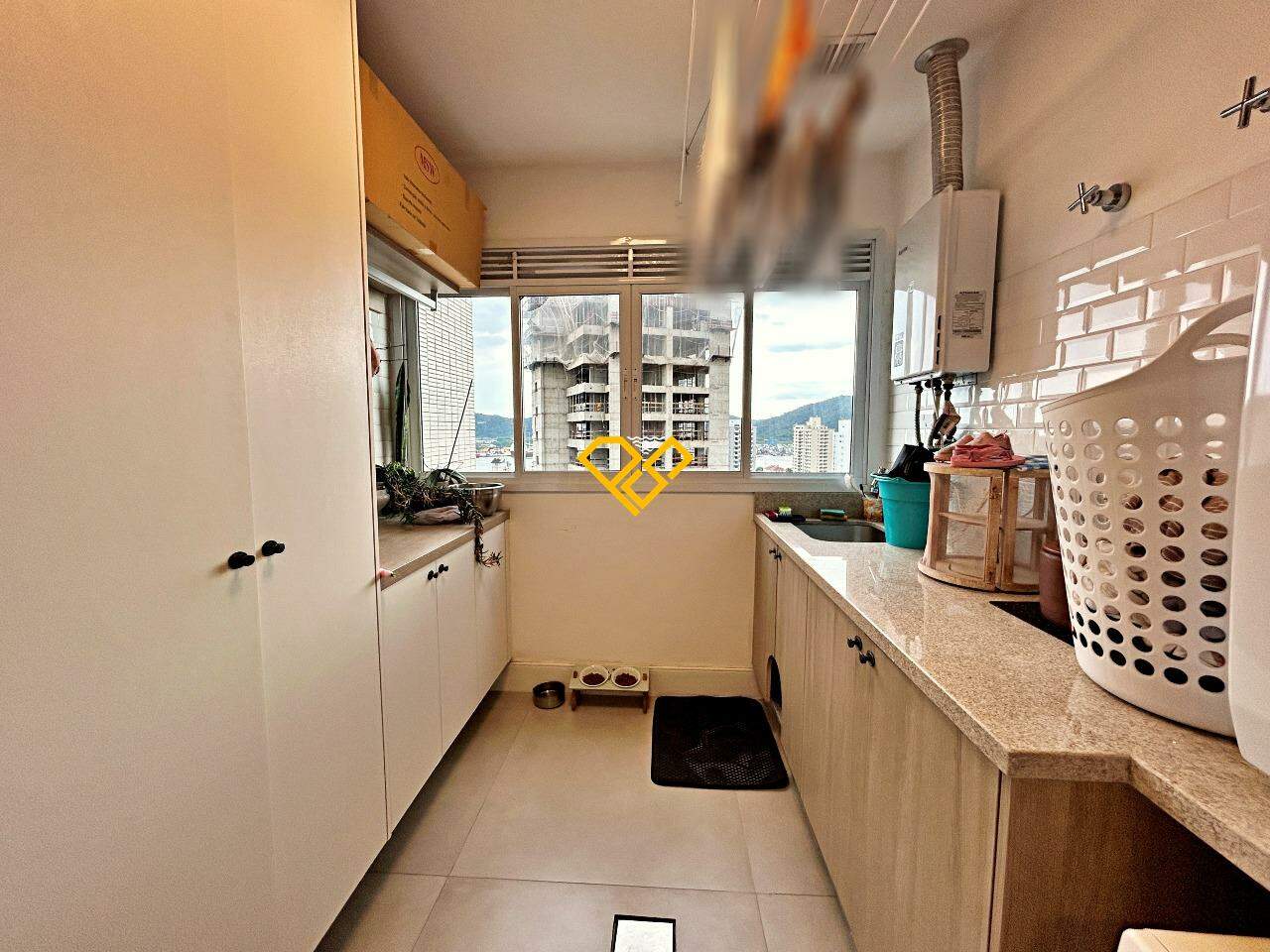 Apartamento à venda no Ponta da Praia: Área de serviço