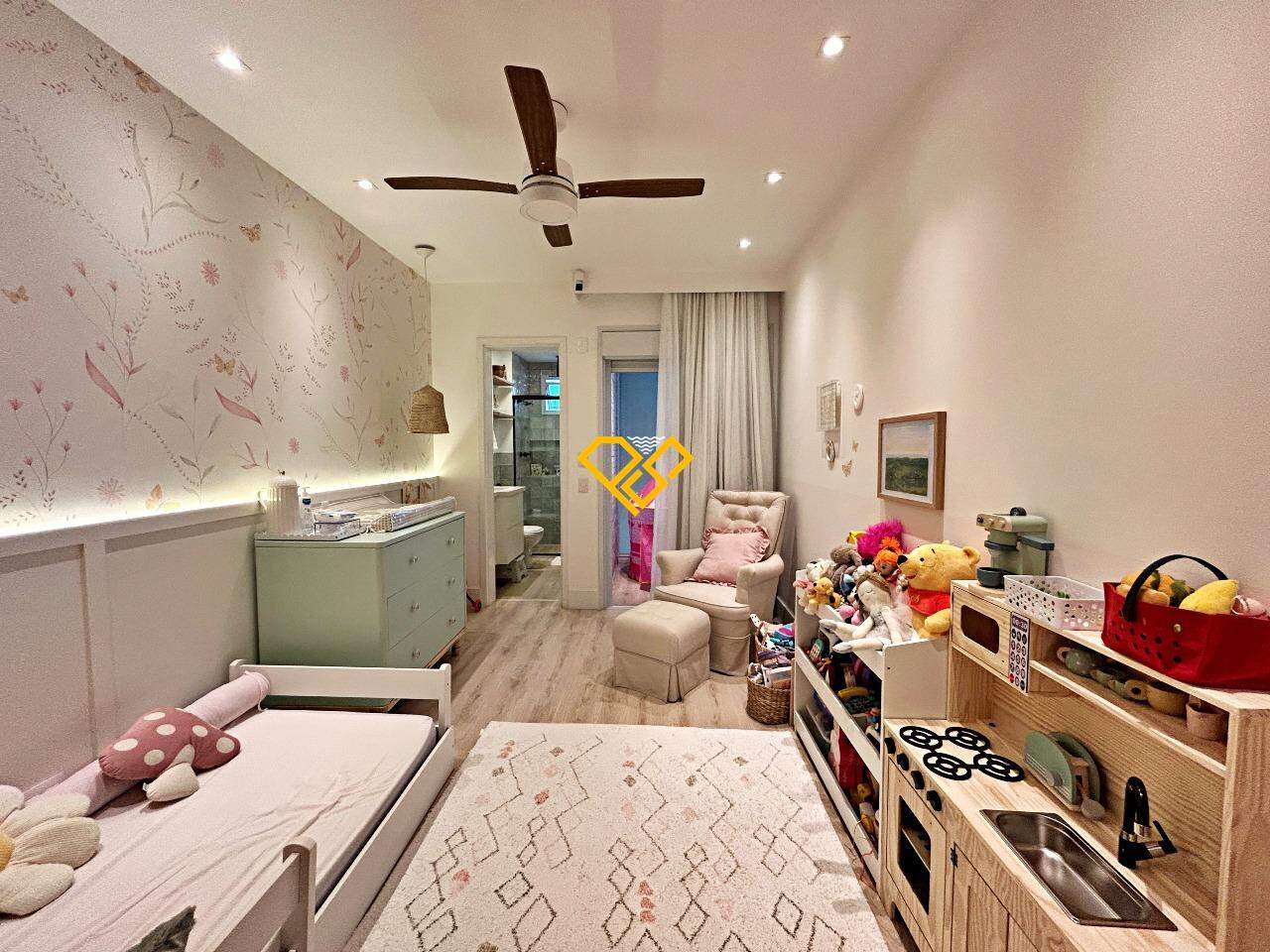 Apartamento à venda no Ponta da Praia: Suíte 2