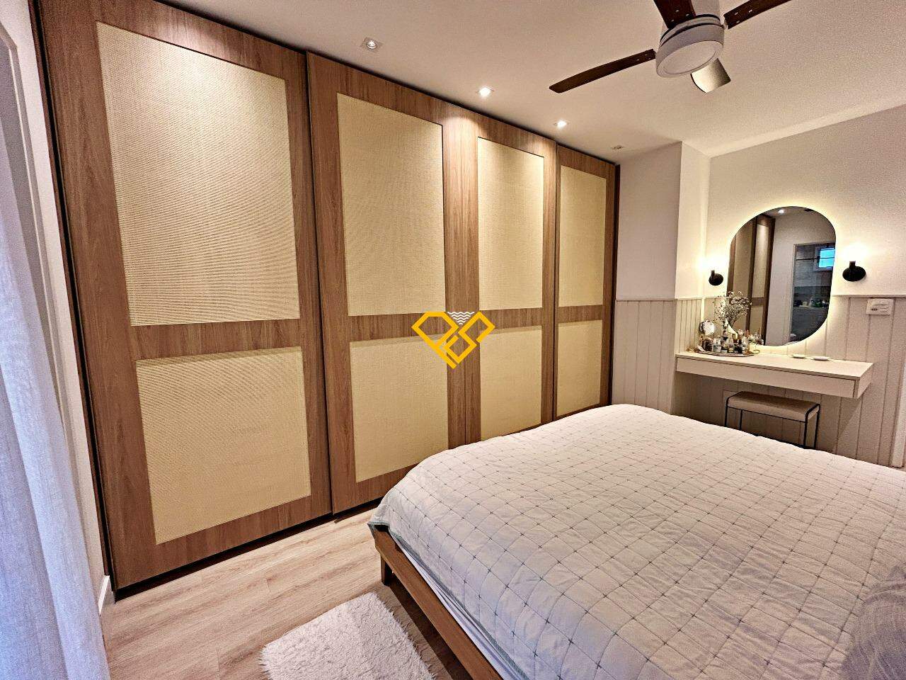 Apartamento à venda no Ponta da Praia: Suíte 1