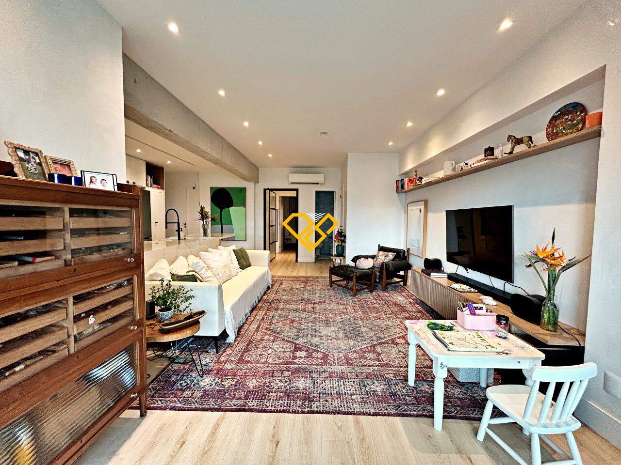 Apartamento à venda no Ponta da Praia: Sala
