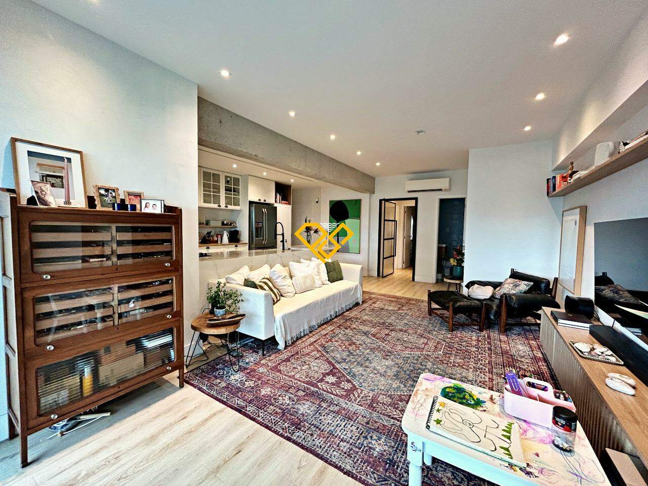 Apartamento à venda no Ponta da Praia: Sala