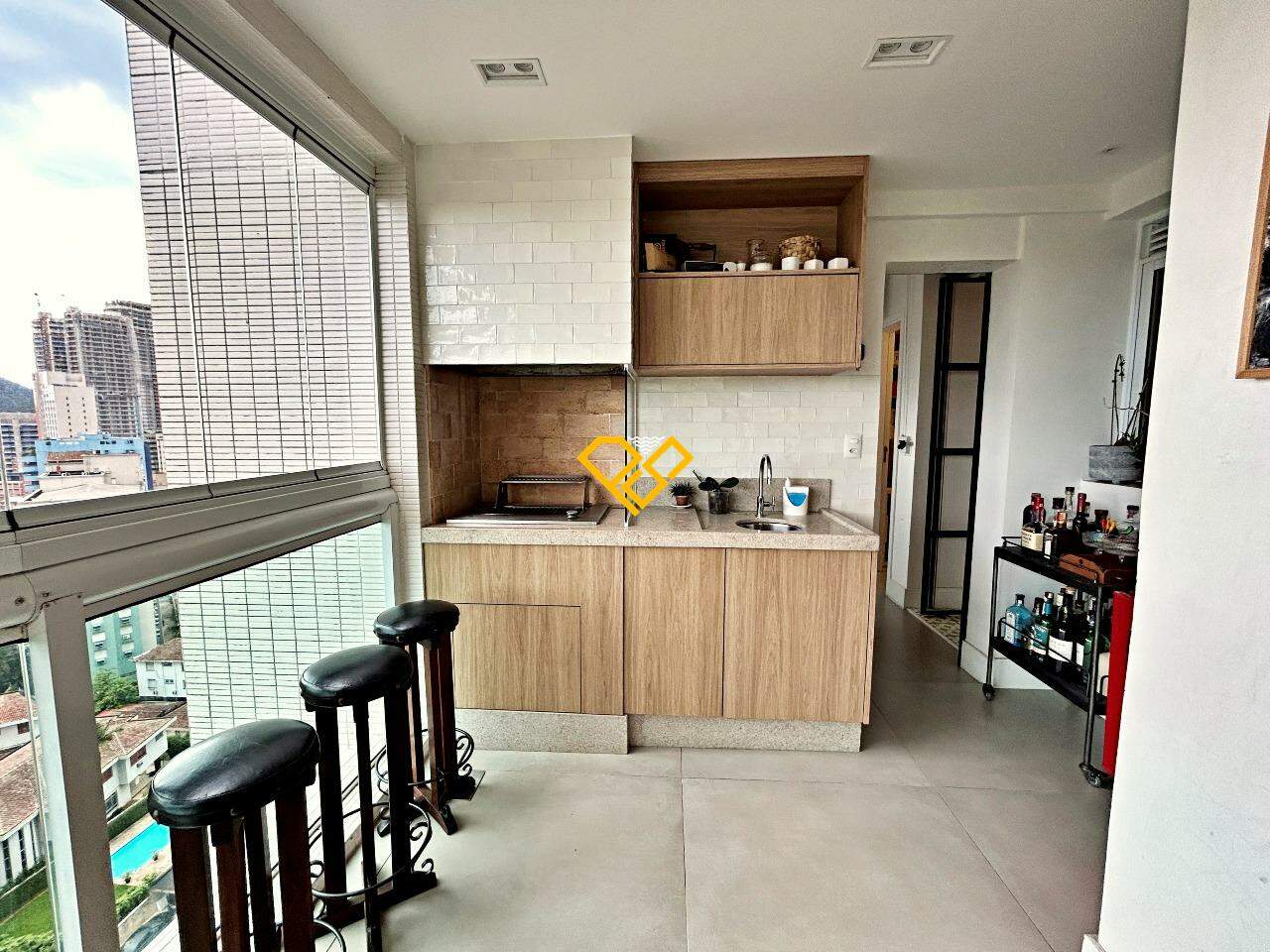 Apartamento à venda no Ponta da Praia: Varanda