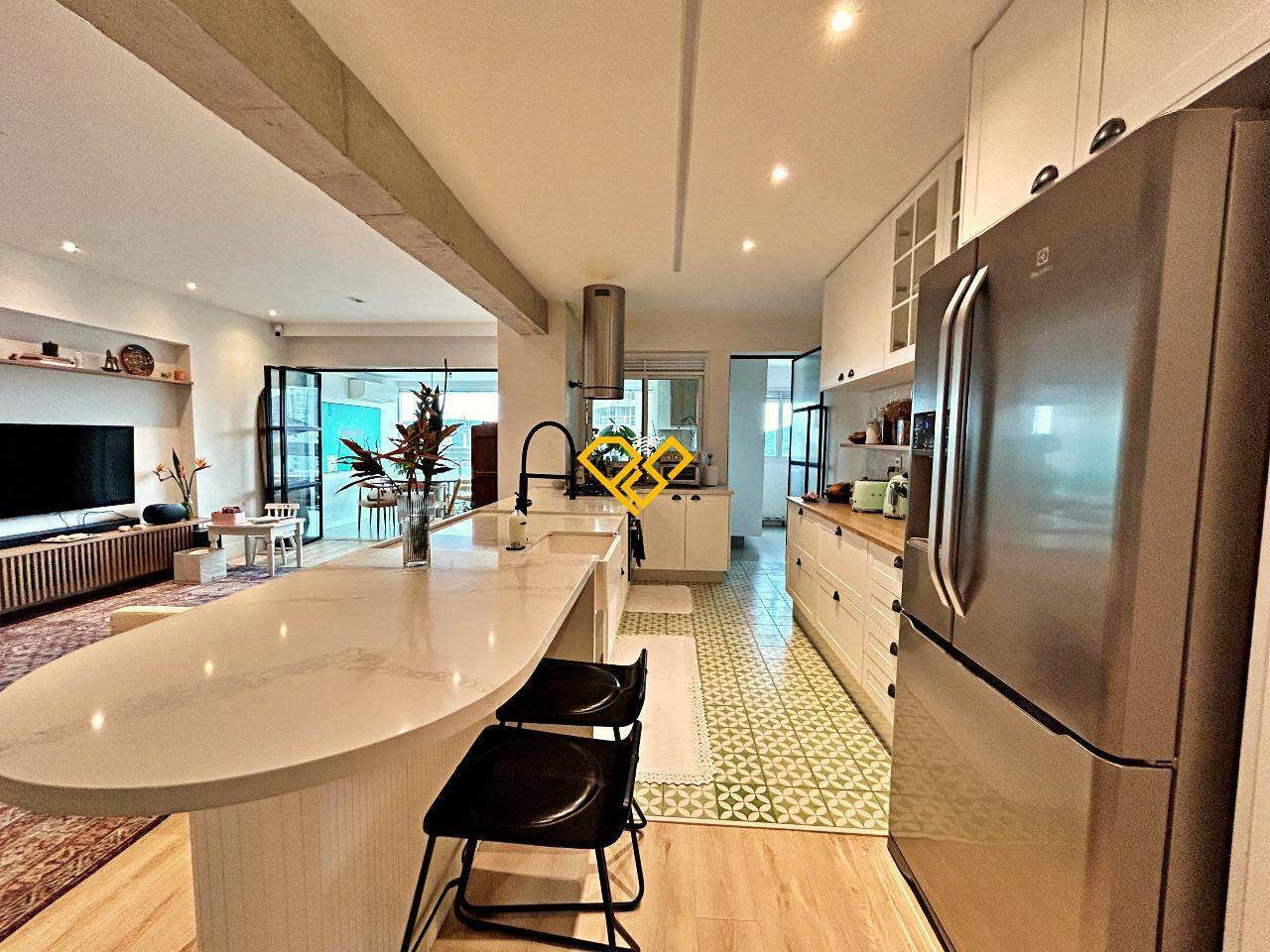 Apartamento à venda no Ponta da Praia: Cozinha