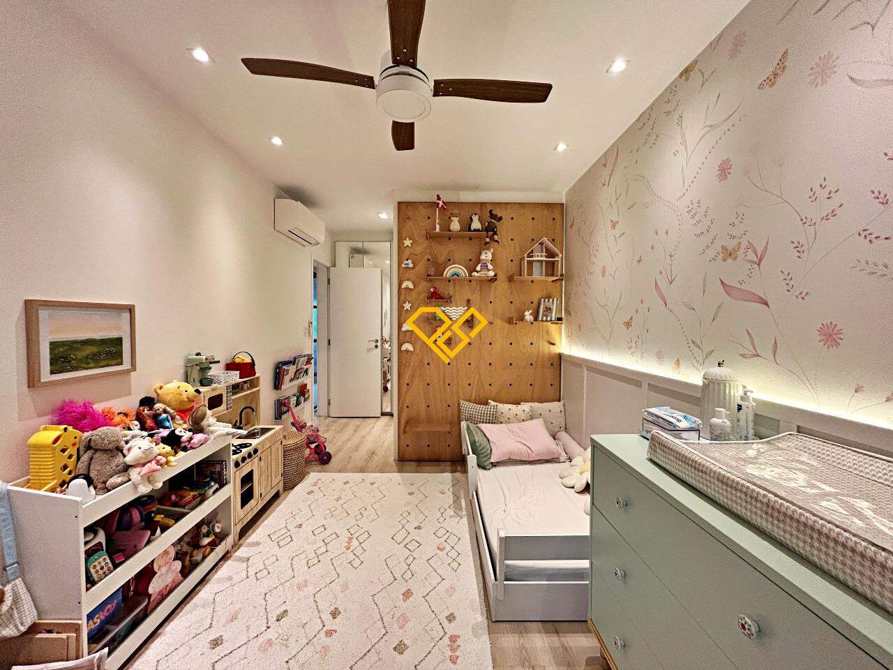 Apartamento à venda no Ponta da Praia: Suíte 2