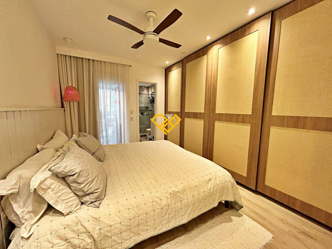 Apartamento à venda no Ponta da Praia: Suíte 1