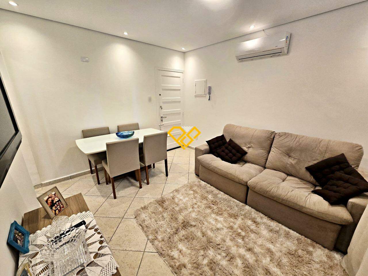 Apartamento à venda no Ponta da Praia: Sala