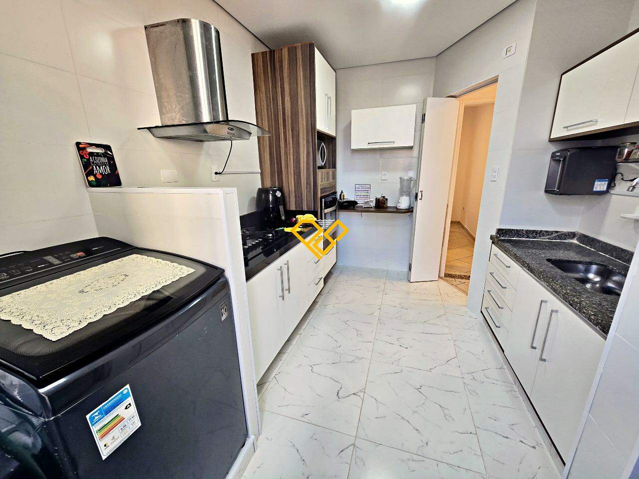 Apartamento à venda no Ponta da Praia: Área de serviço