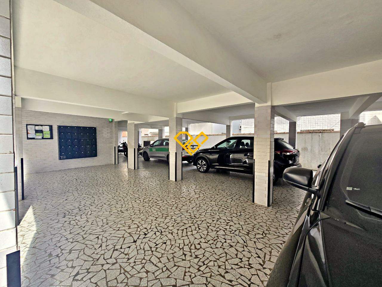 Apartamento à venda no Ponta da Praia: Garagem