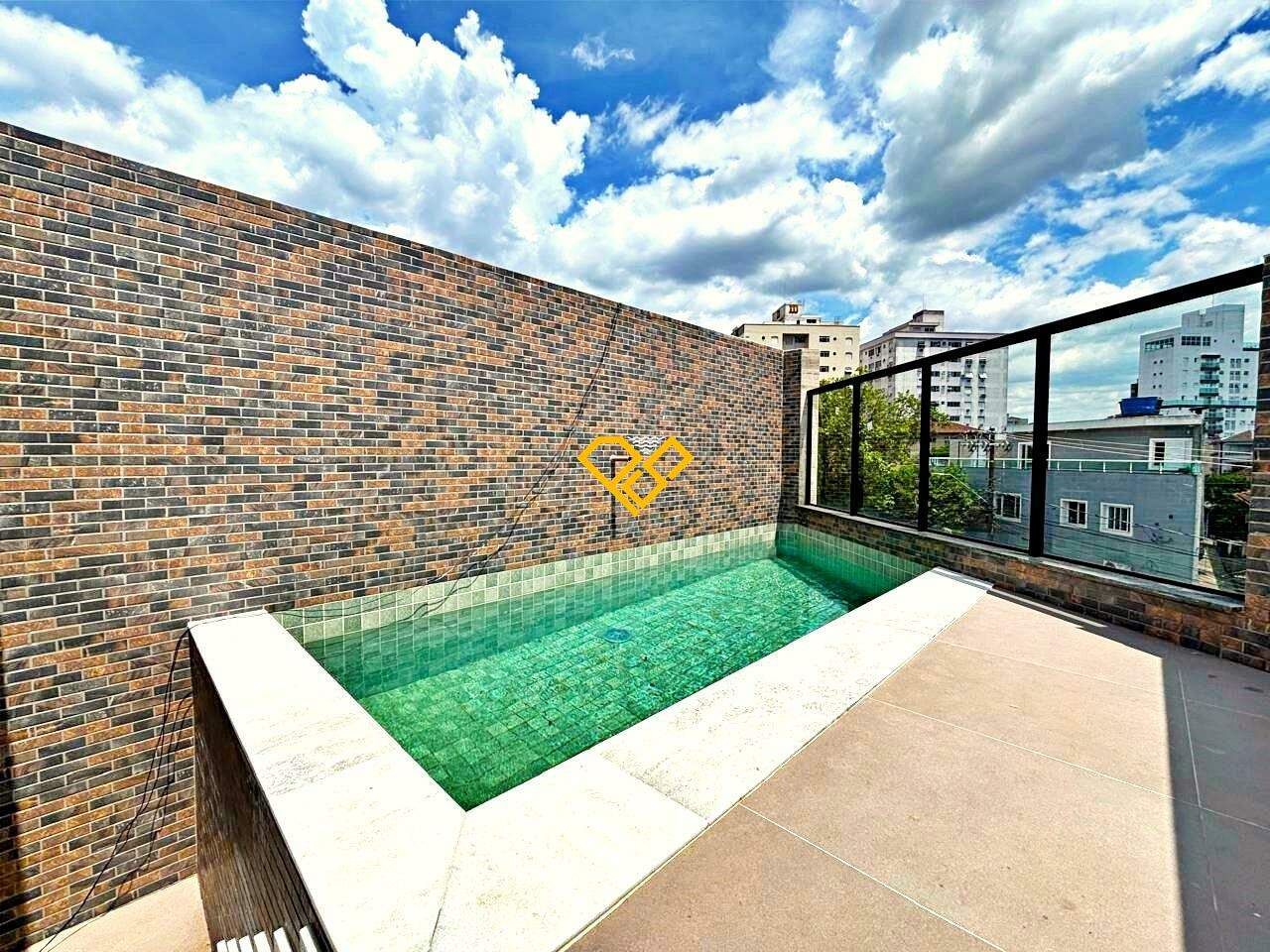 Sobreposta Alta à venda no Aparecida: Área da Piscina