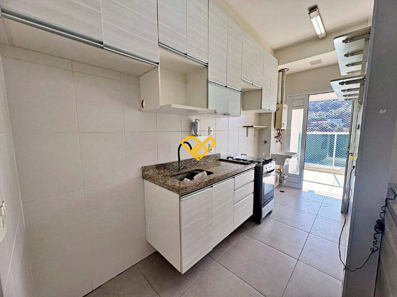 Apartamento para aluguel no José Menino: Cozinha