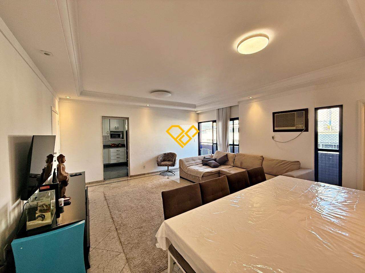 Apartamento à venda no Ponta da Praia: Sala