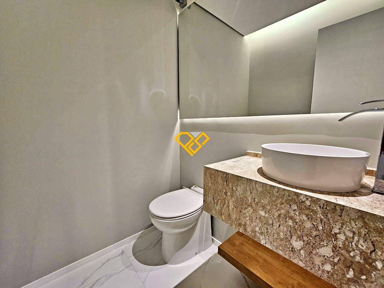 Apartamento à venda no Boqueirão: Lavabo