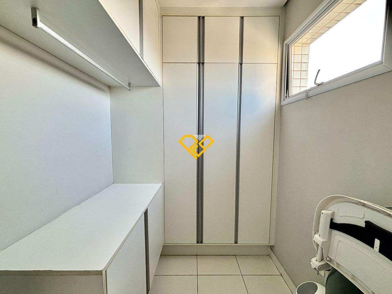 Apartamento para aluguel no Embaré: Dependência