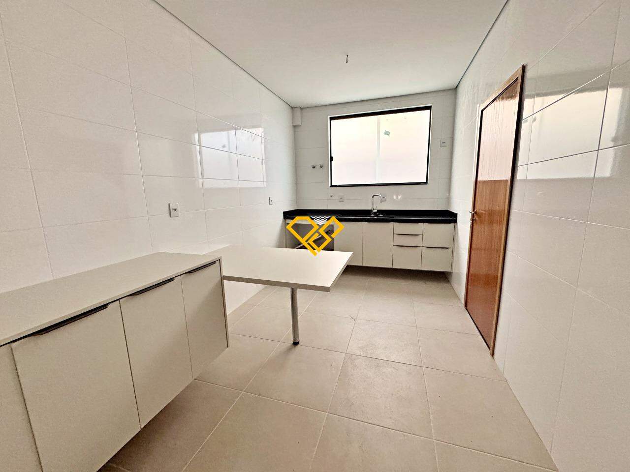 Sobreposta Baixa à venda no Embaré: Cozinha