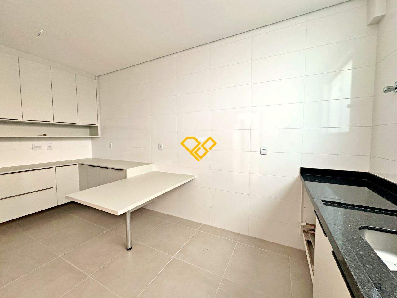 Sobreposta Baixa à venda no Embaré: Cozinha