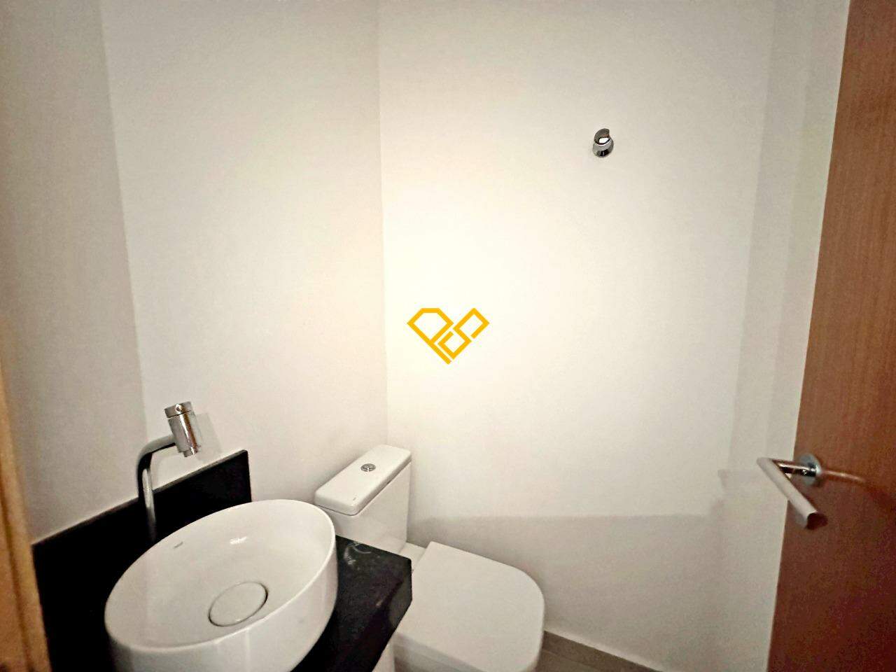 Sobreposta Baixa à venda no Embaré: Lavabo