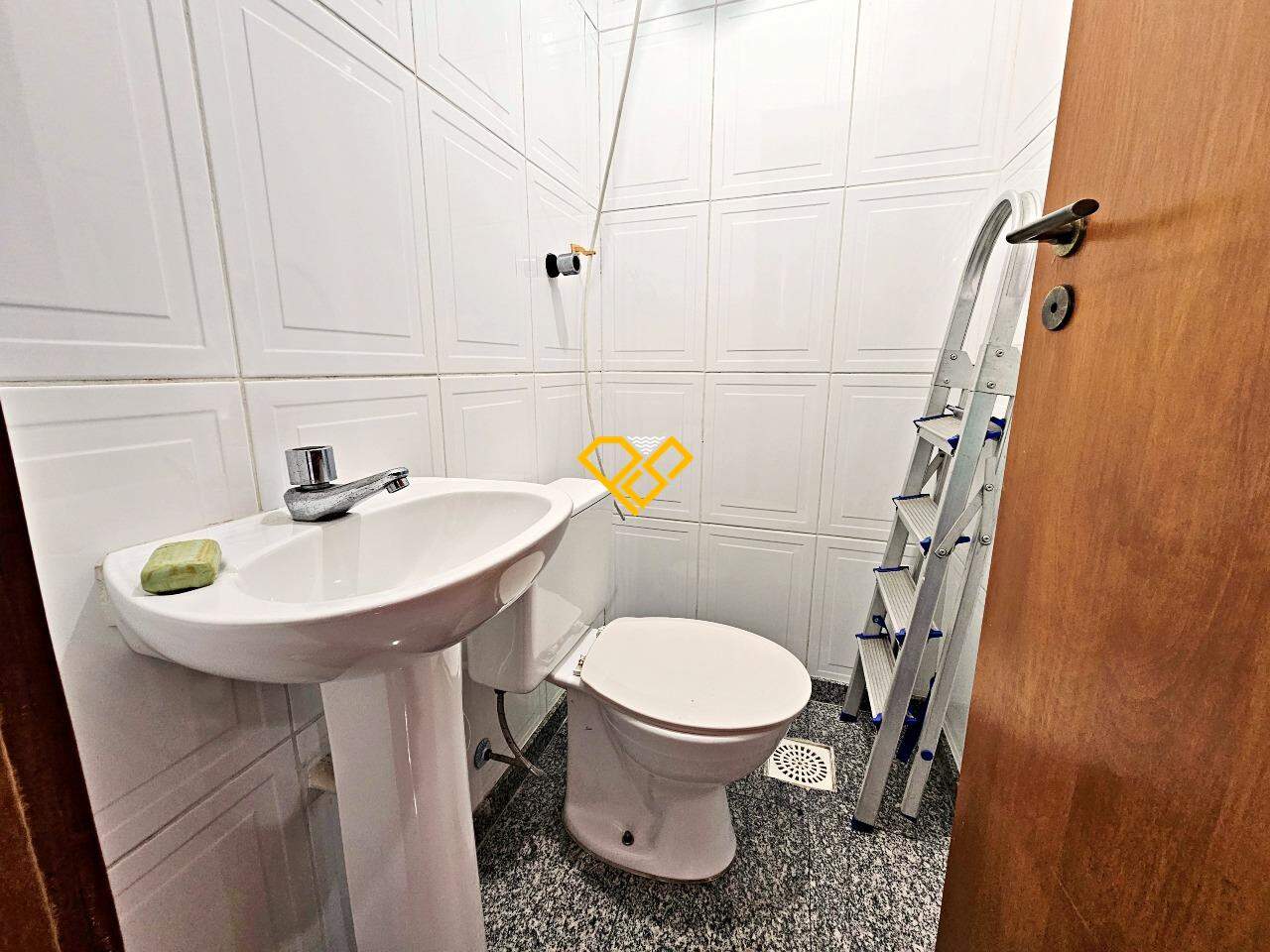 Apartamento à venda no Aparecida: Wc de serviço