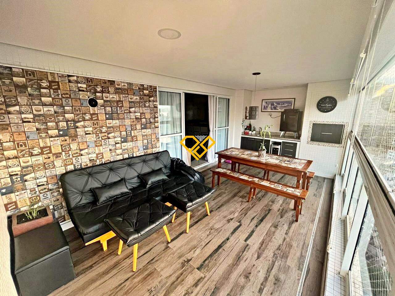 Apartamento à venda no Ponta da Praia: Varanda com churrasqueira