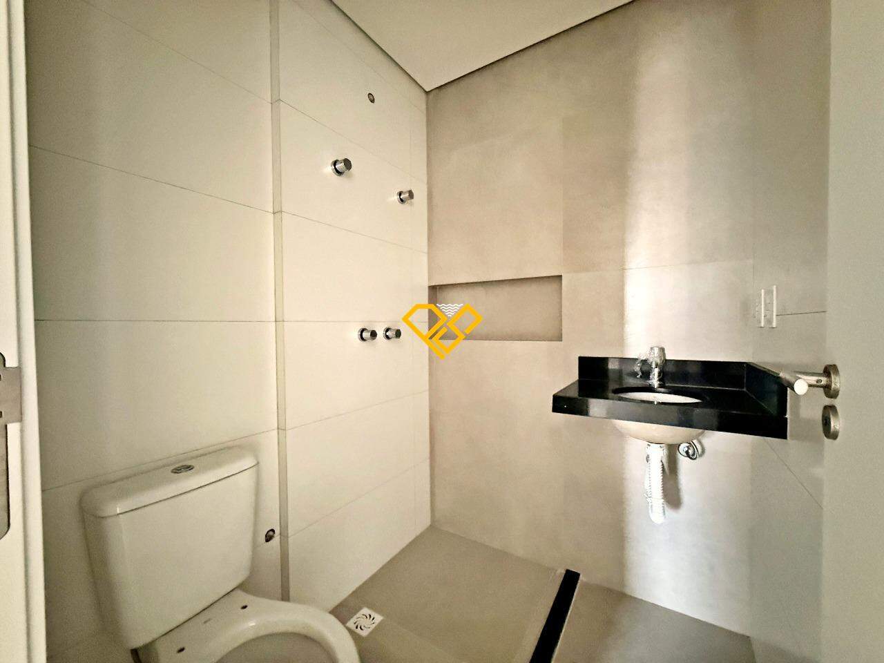 Apartamento à venda no Macuco: Wc social