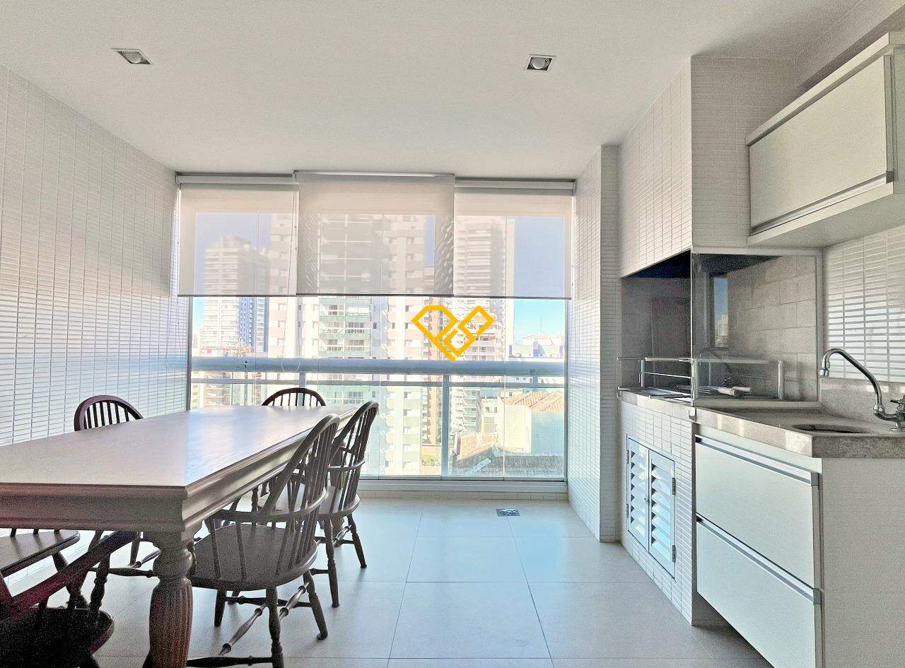 Apartamento para aluguel no Aparecida: Varanda com churrasqueira