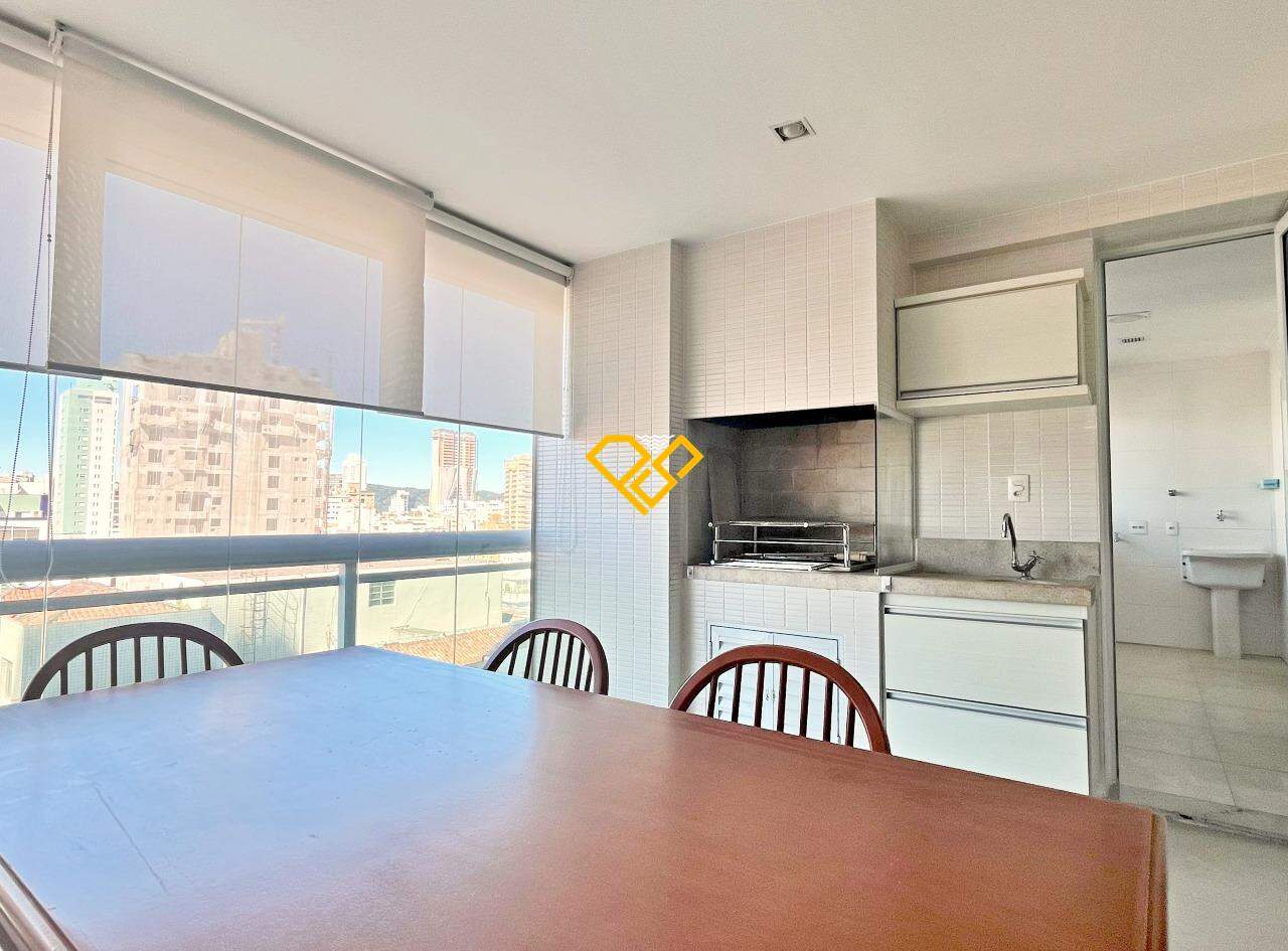 Apartamento para aluguel no Aparecida: Varanda com churrasqueira