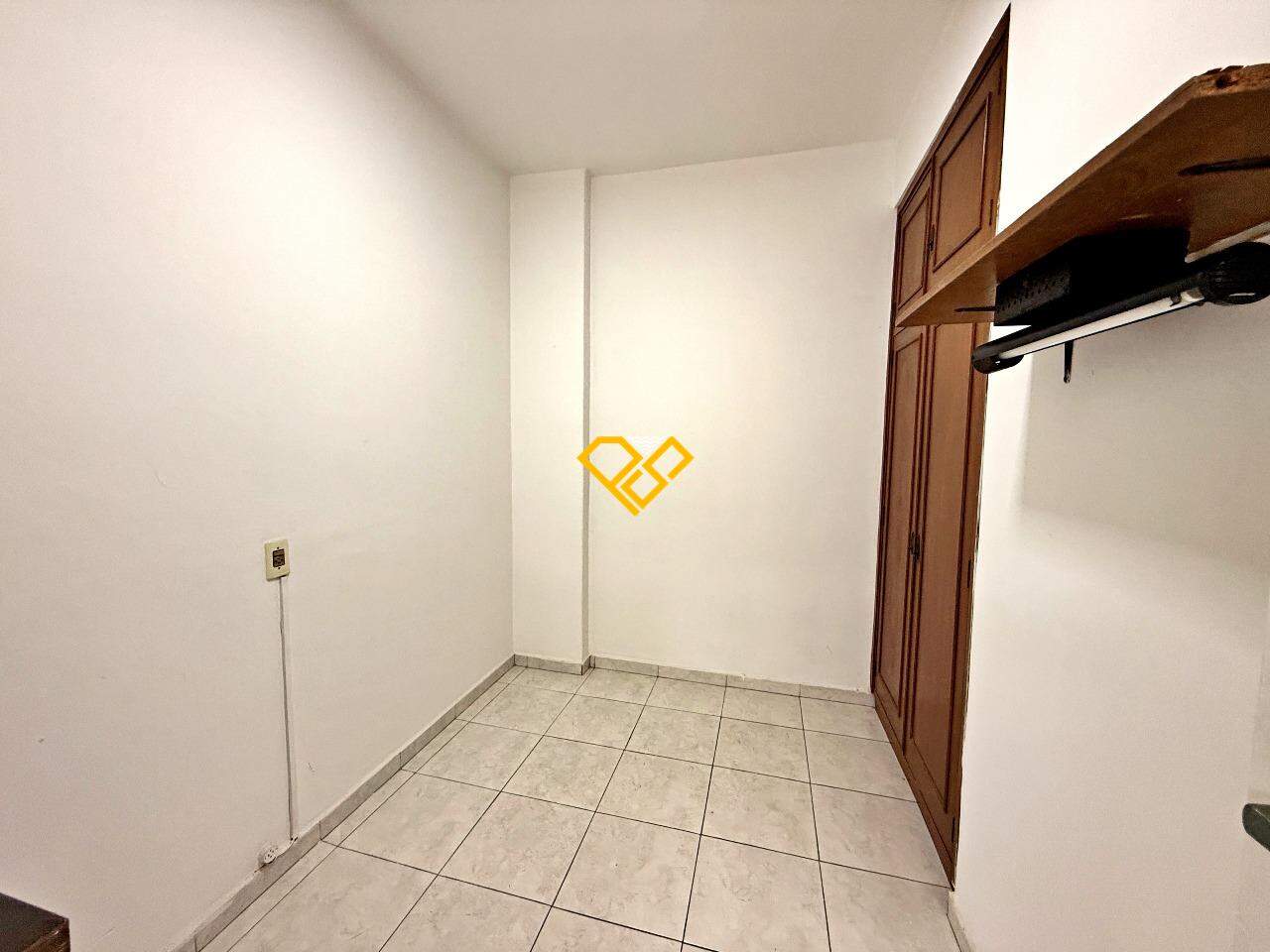 Apartamento à venda no Ponta da Praia: Dependência