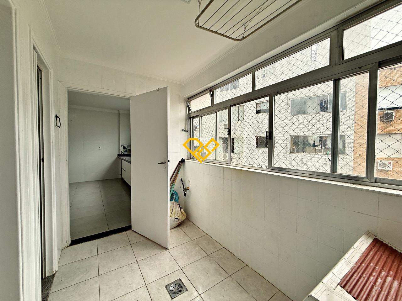 Apartamento à venda no Ponta da Praia: Área de serviço
