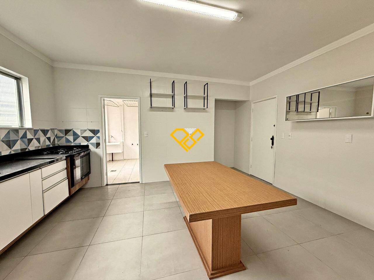 Apartamento à venda no Ponta da Praia: Cozinha